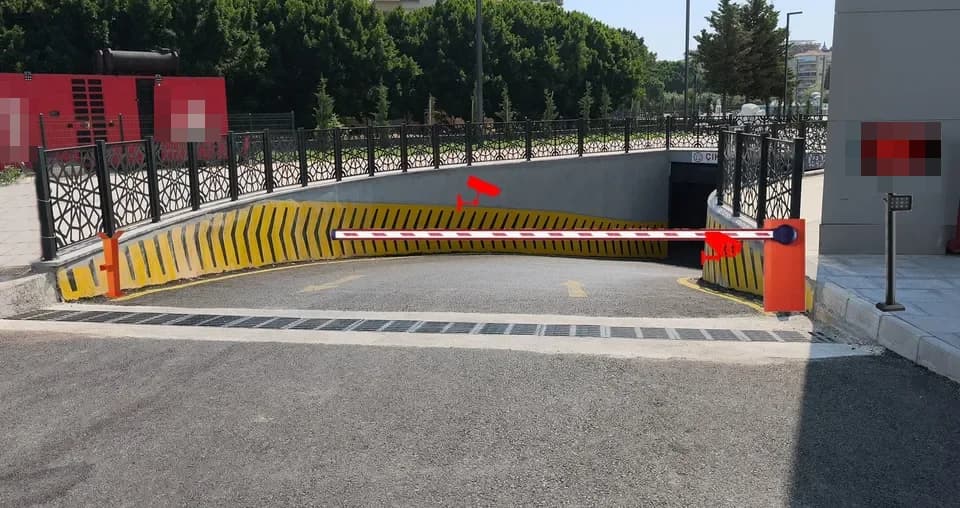 Alanya Belediyesi — Belediye Binası Otoparkı